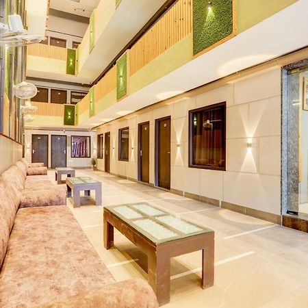 Super Townhouse Haibowal Chowk Лудхіяна Екстер'єр фото
