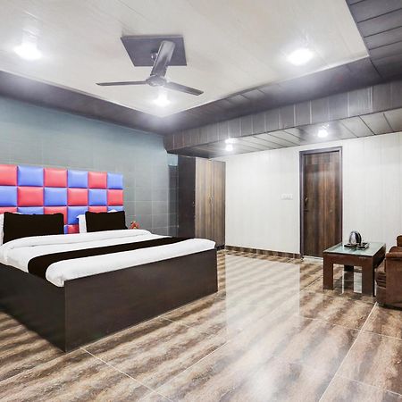 Super Townhouse Haibowal Chowk Лудхіяна Екстер'єр фото