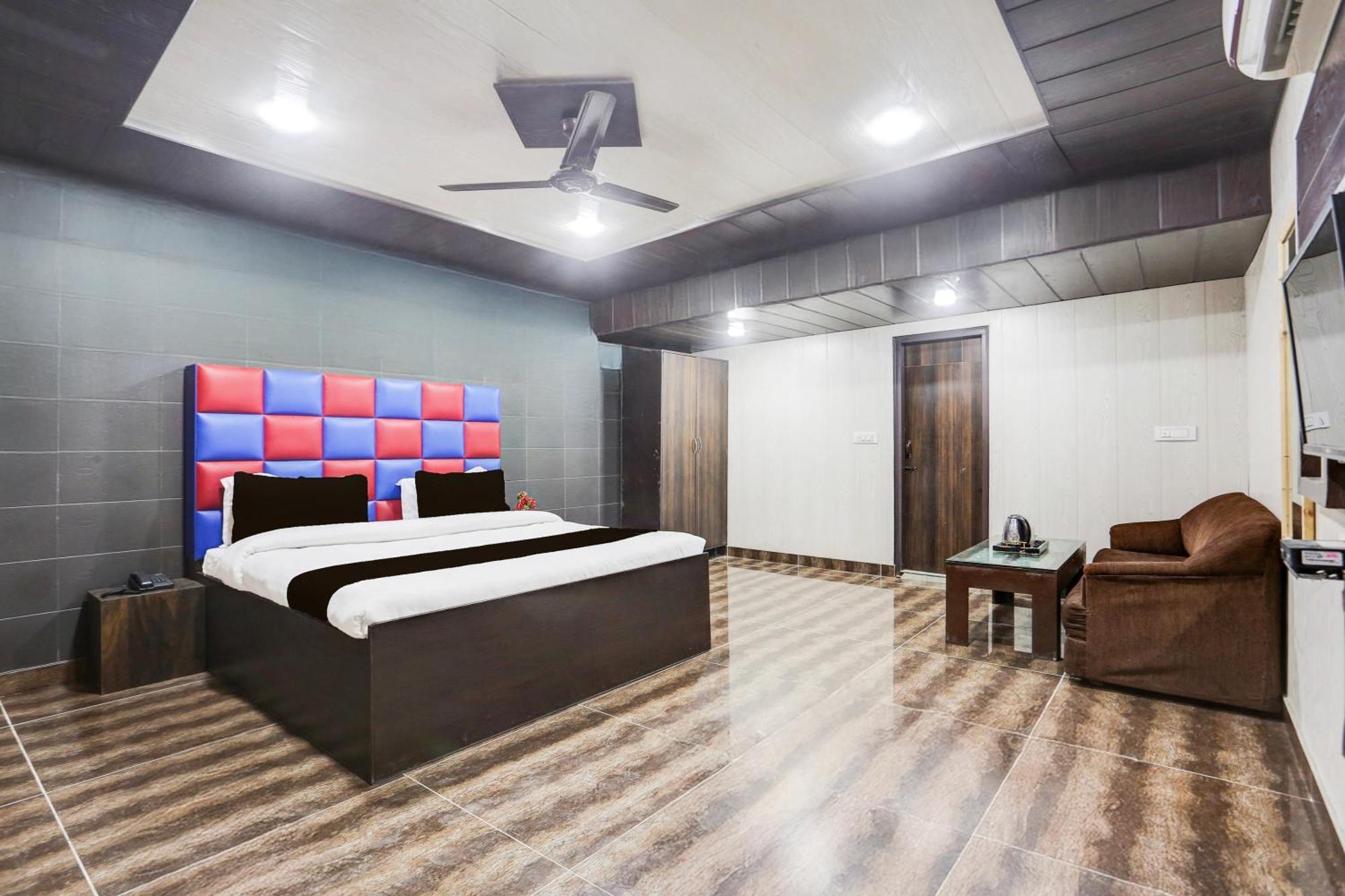 Super Townhouse Haibowal Chowk Лудхіяна Екстер'єр фото