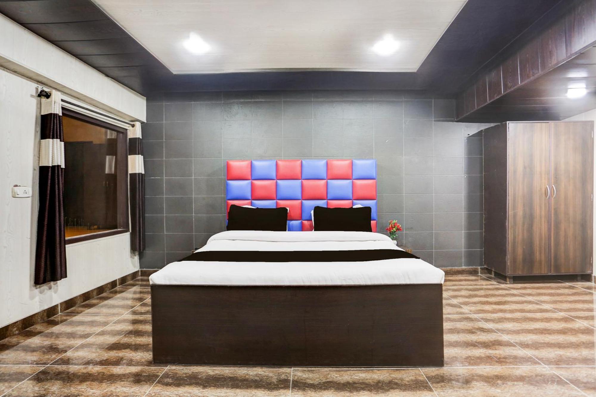 Super Townhouse Haibowal Chowk Лудхіяна Екстер'єр фото