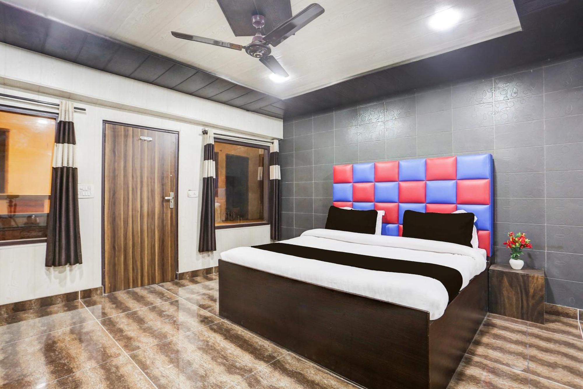Super Townhouse Haibowal Chowk Лудхіяна Екстер'єр фото