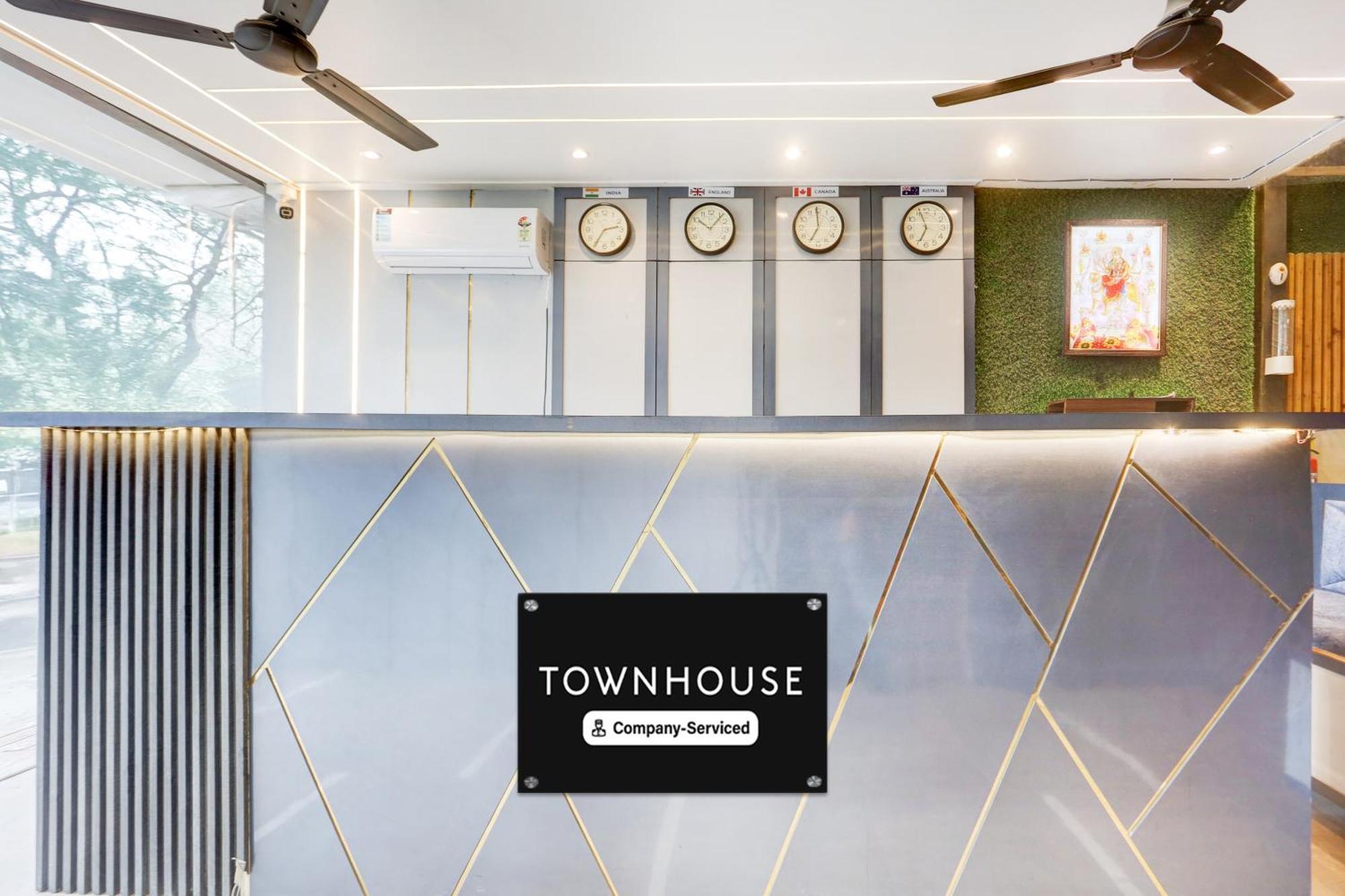 Super Townhouse Haibowal Chowk Лудхіяна Екстер'єр фото